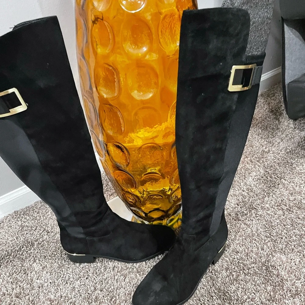 Boots - Picture 2 of 5